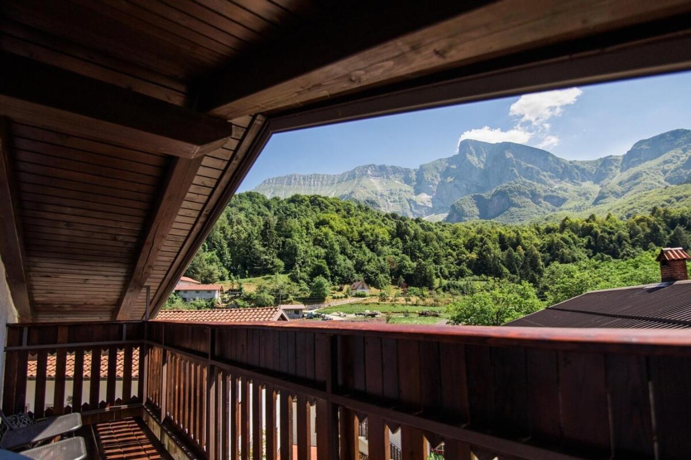 Apartma Luna With Mountain View Kobarid Bagian luar foto